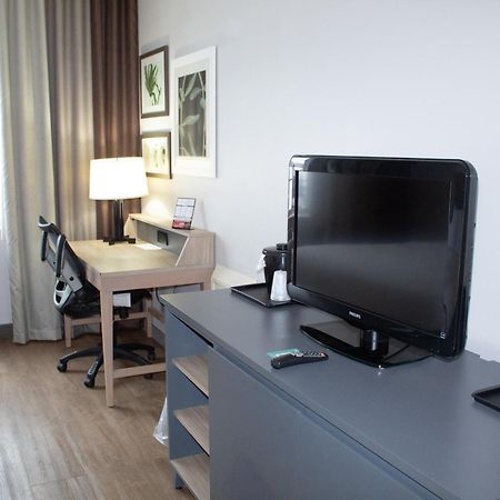 Country Inn & Suites By Radisson, Big Rapids, Mi Экстерьер фото