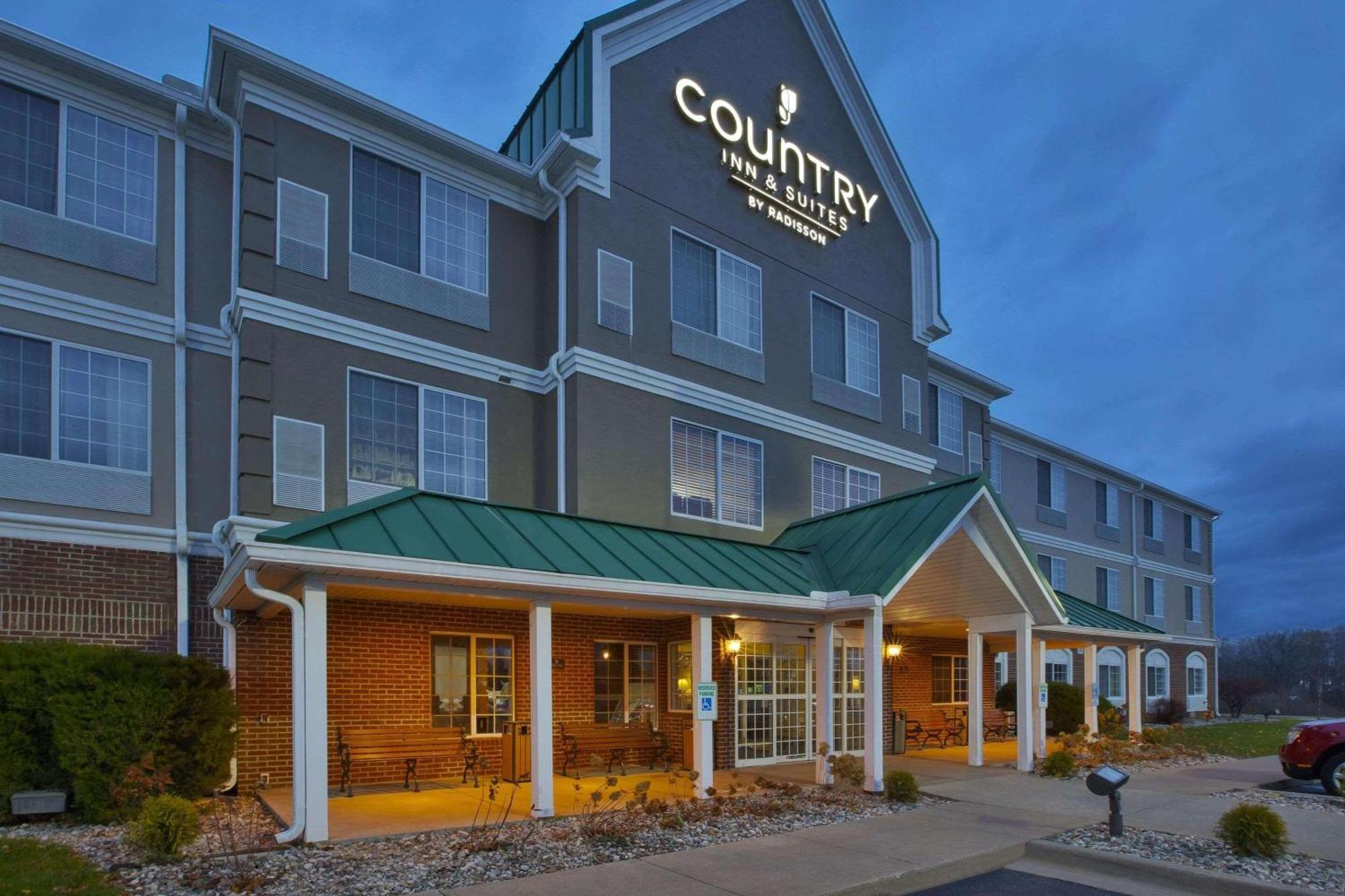 Country Inn & Suites By Radisson, Big Rapids, Mi Экстерьер фото