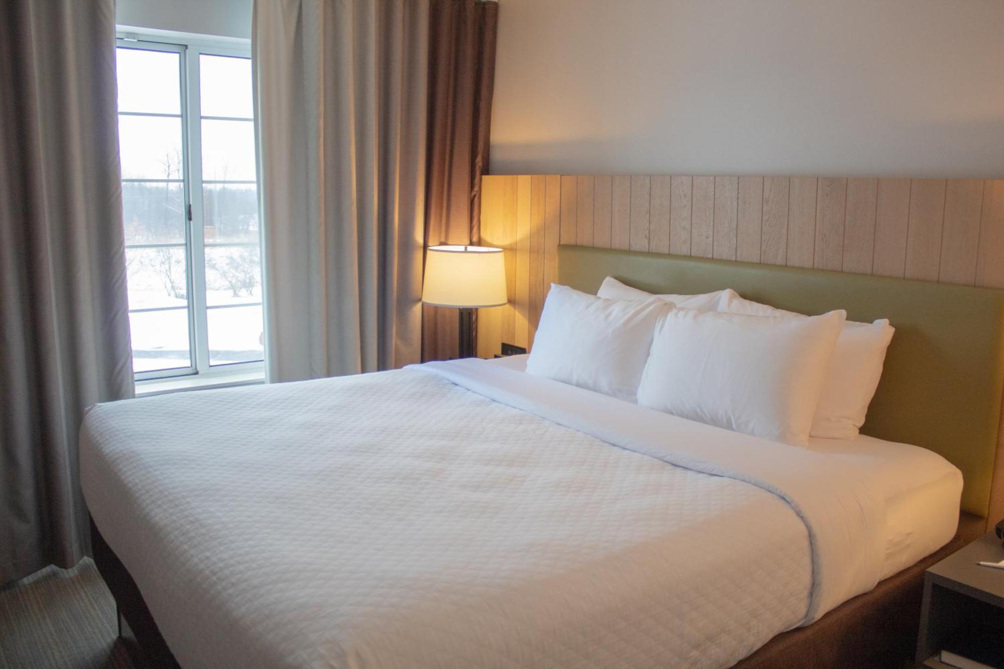 Country Inn & Suites By Radisson, Big Rapids, Mi Экстерьер фото